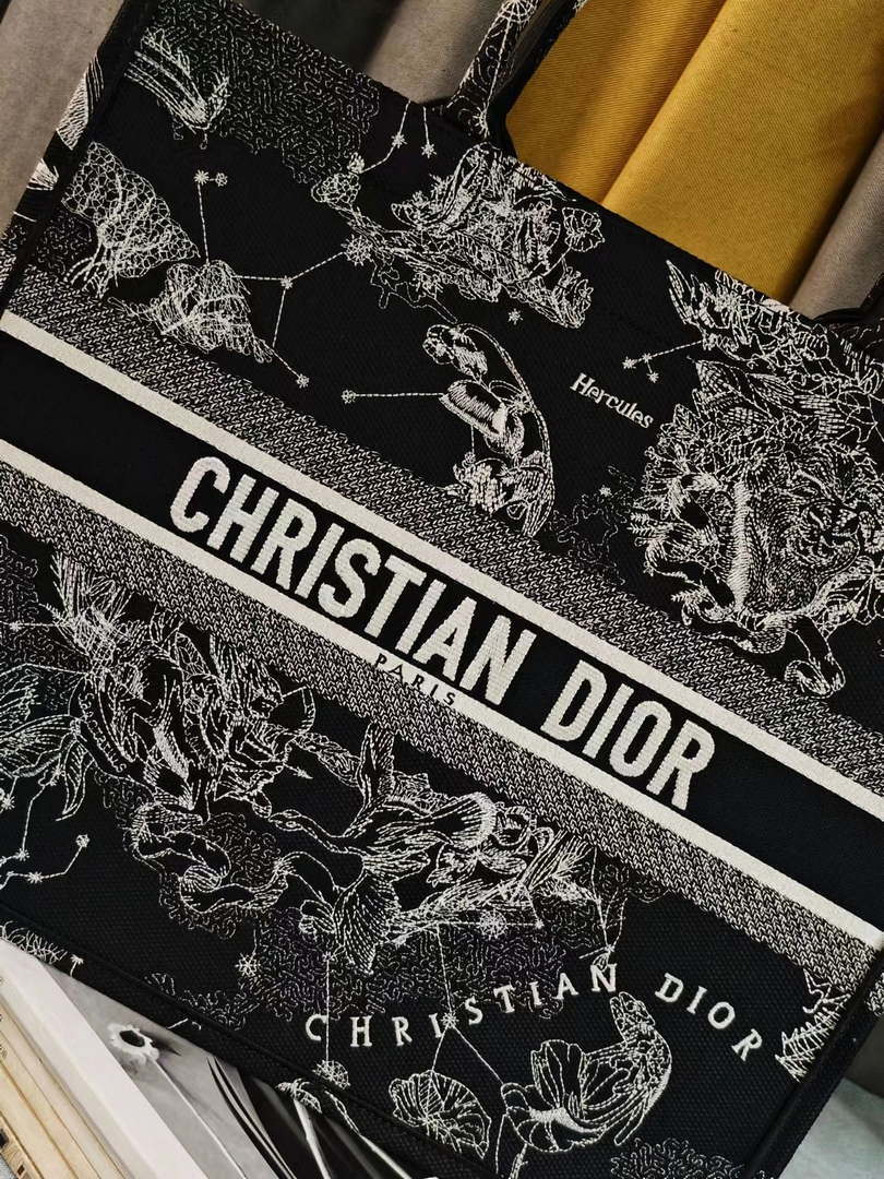 Dior M1286 Large Book Tote Toile de Jouy Embroidery M1112