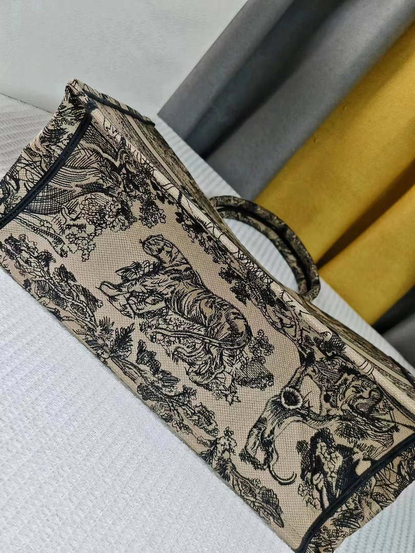 Dior M1286 Large Book Tote Toile de Jouy Embroidery M1113