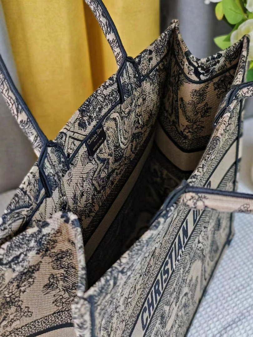 Dior M1286 Large Book Tote Toile de Jouy Embroidery M1113