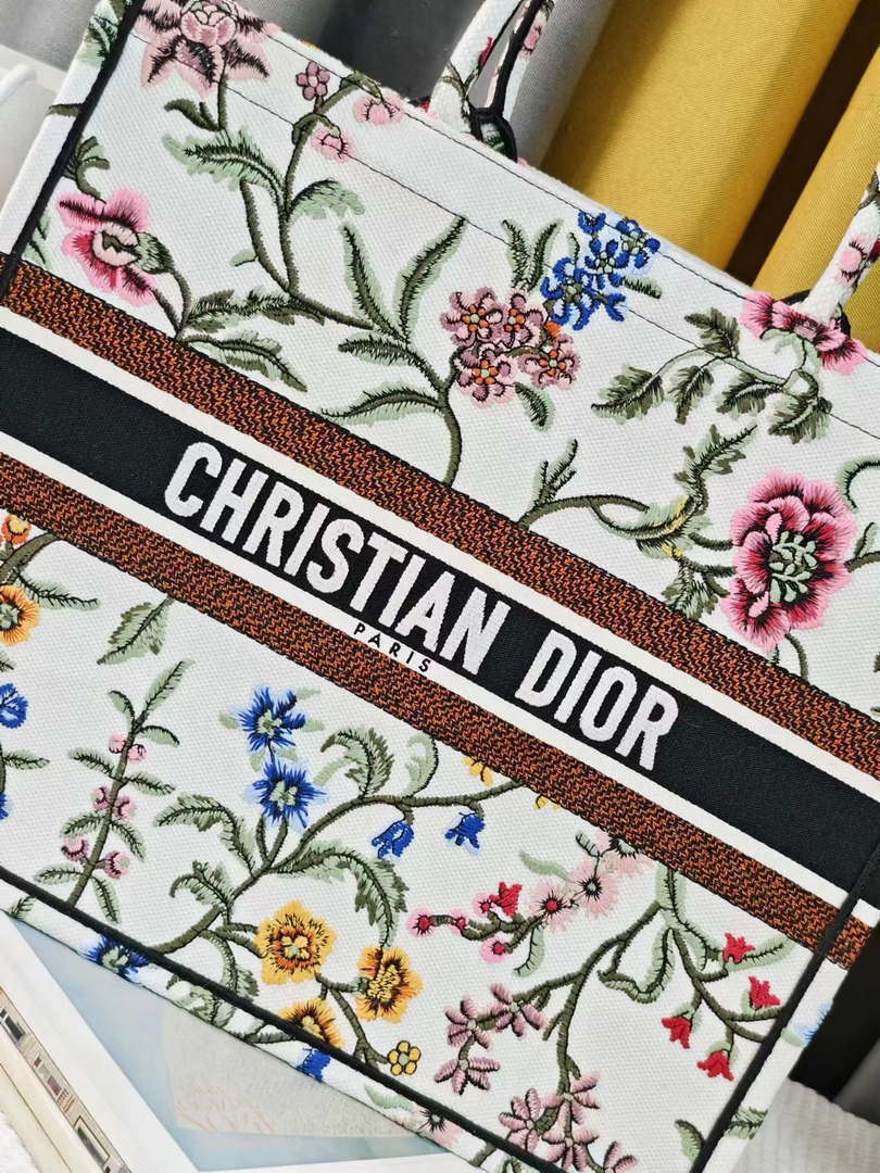 Dior M1286 Large Book Tote Toile de Jouy Embroidery M1115