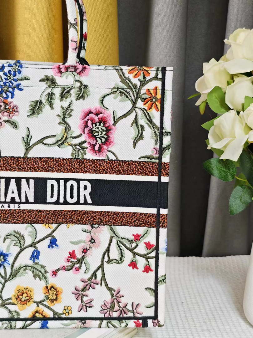 Dior M1286 Large Book Tote Toile de Jouy Embroidery M1115