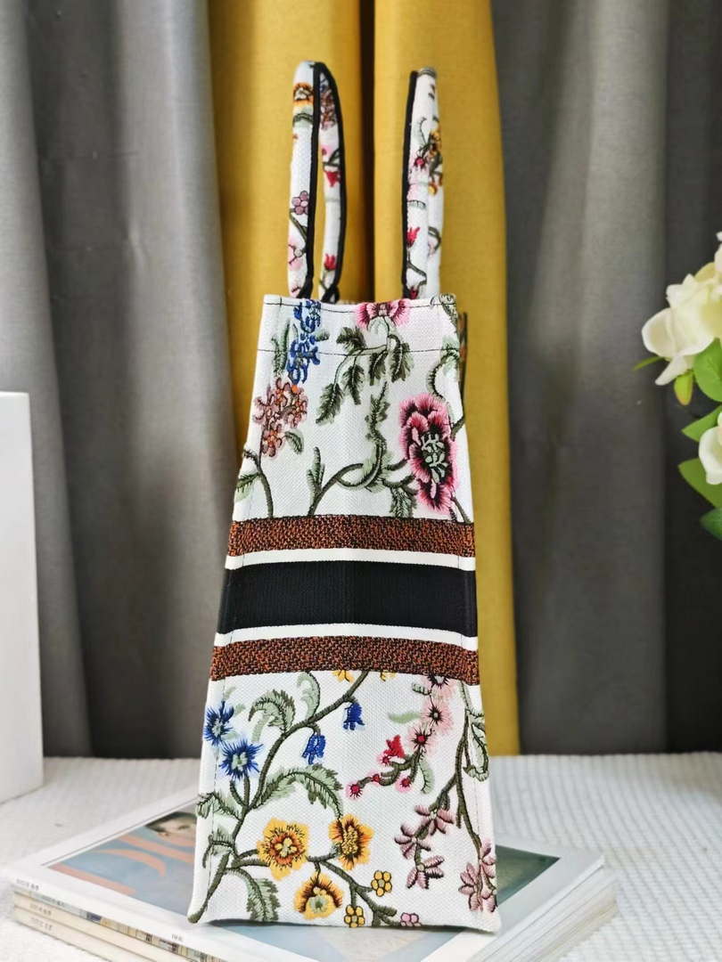 Dior M1286 Large Book Tote Toile de Jouy Embroidery M1115