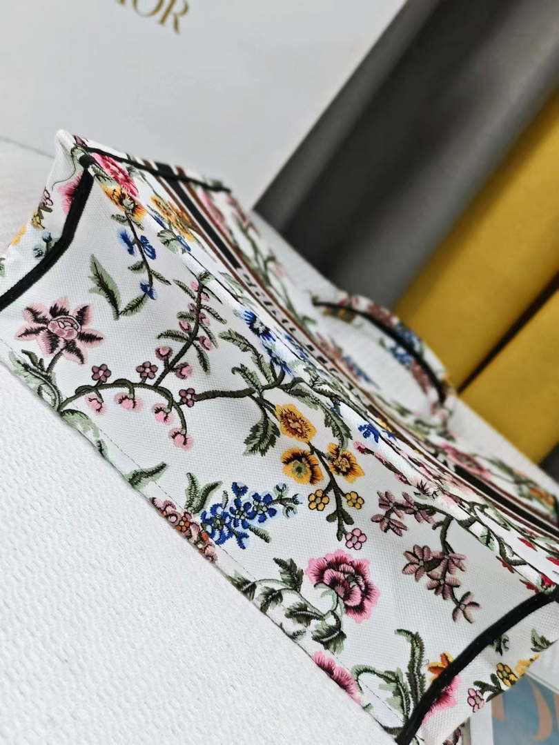 Dior M1286 Large Book Tote Toile de Jouy Embroidery M1115