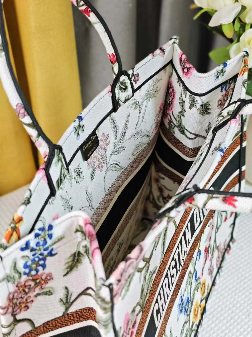 Dior M1286 Large Book Tote Toile de Jouy Embroidery M1115
