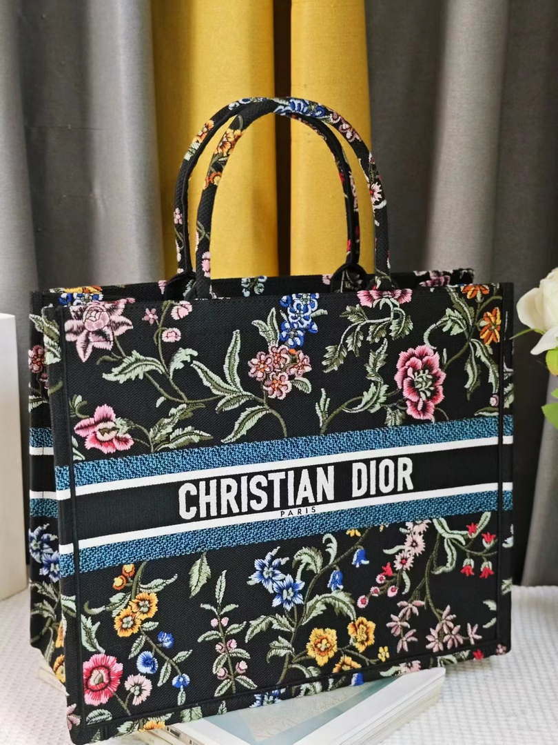 Dior M1286 Large Book Tote Toile de Jouy Embroidery M1116