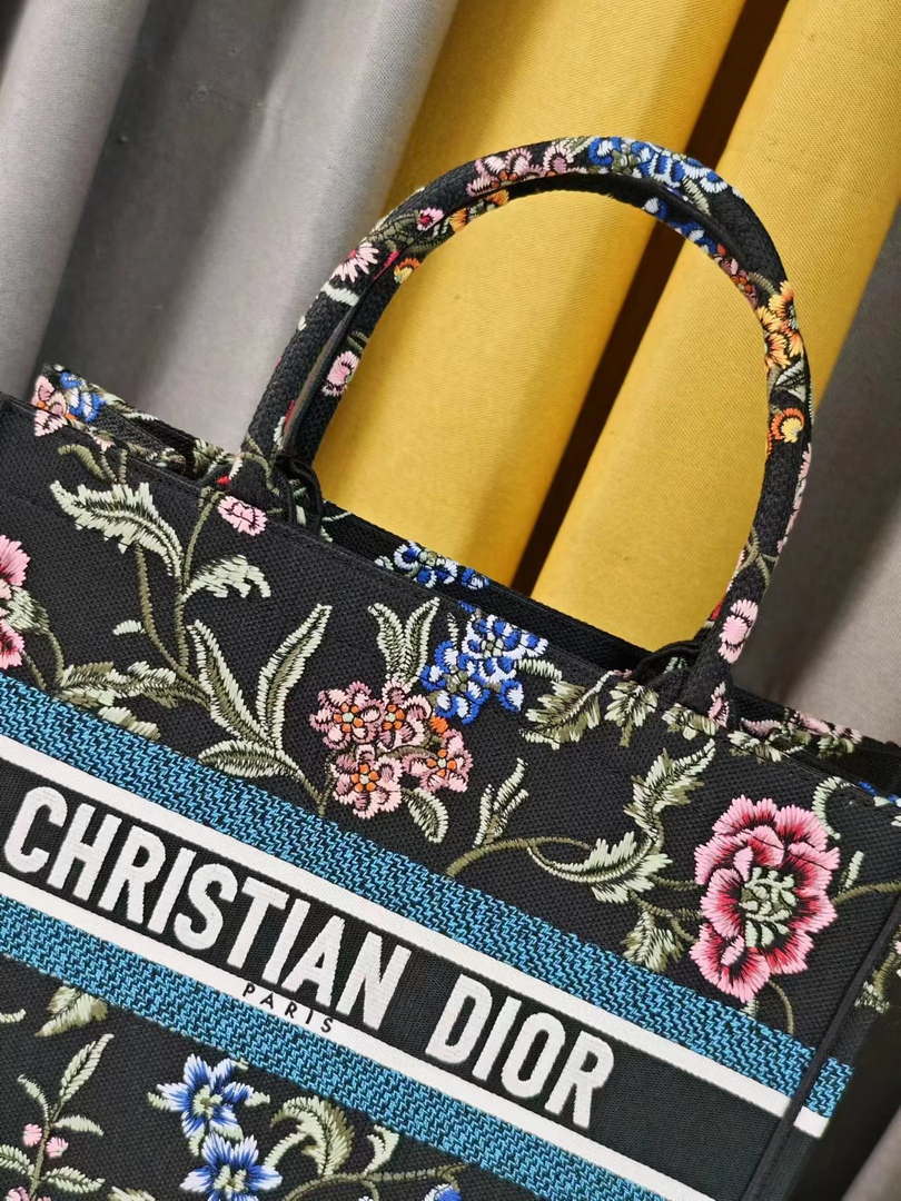 Dior M1286 Large Book Tote Toile de Jouy Embroidery M1116
