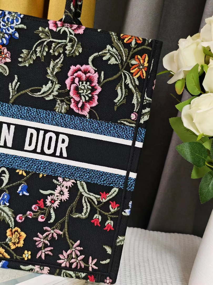 Dior M1286 Large Book Tote Toile de Jouy Embroidery M1116