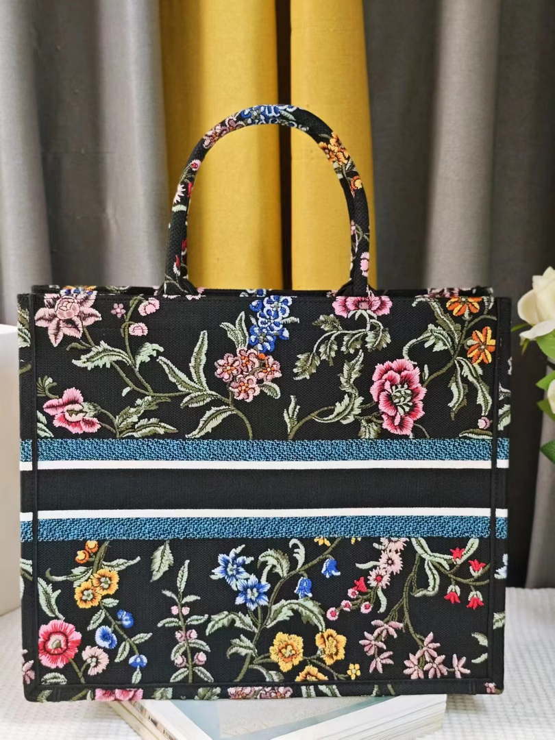 Dior M1286 Large Book Tote Toile de Jouy Embroidery M1116