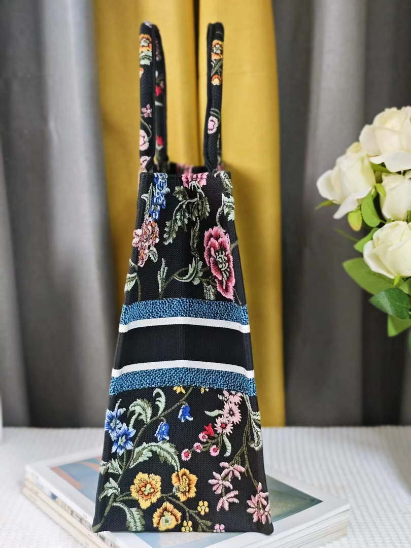 Dior M1286 Large Book Tote Toile de Jouy Embroidery M1116