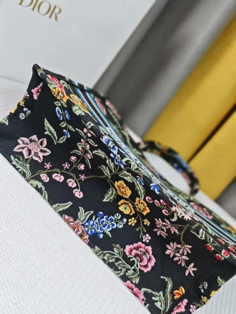 Dior M1286 Large Book Tote Toile de Jouy Embroidery M1116