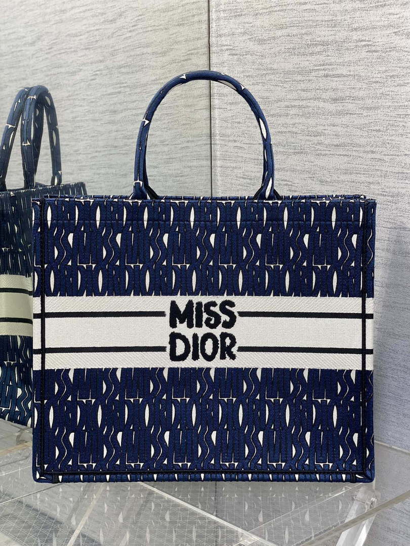 Dior M1286 Large Book Tote White and white Miss Dior Alloverr M1128
