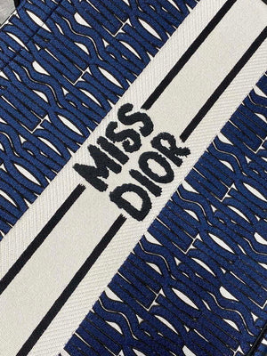 Dior M1286 Large Book Tote White and white Miss Dior Alloverr M1128 - Default Title - View 3