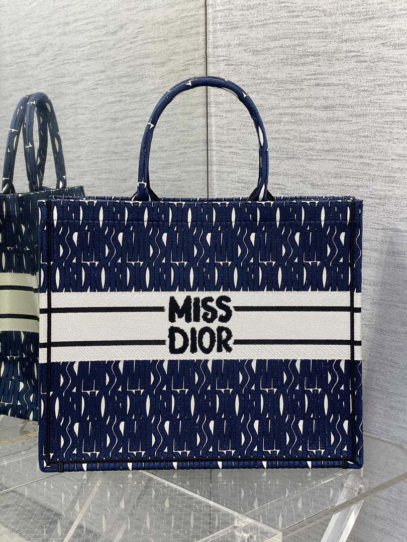 Dior M1286 Large Book Tote White and white Miss Dior Alloverr M1128