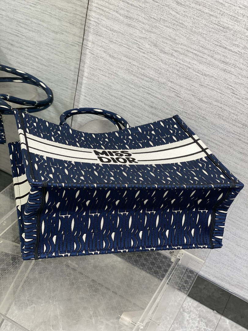 Dior M1286 Large Book Tote White and white Miss Dior Alloverr M1128