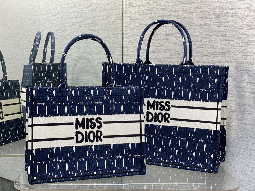 Dior M1286 Large Book Tote White and white Miss Dior Alloverr M1128