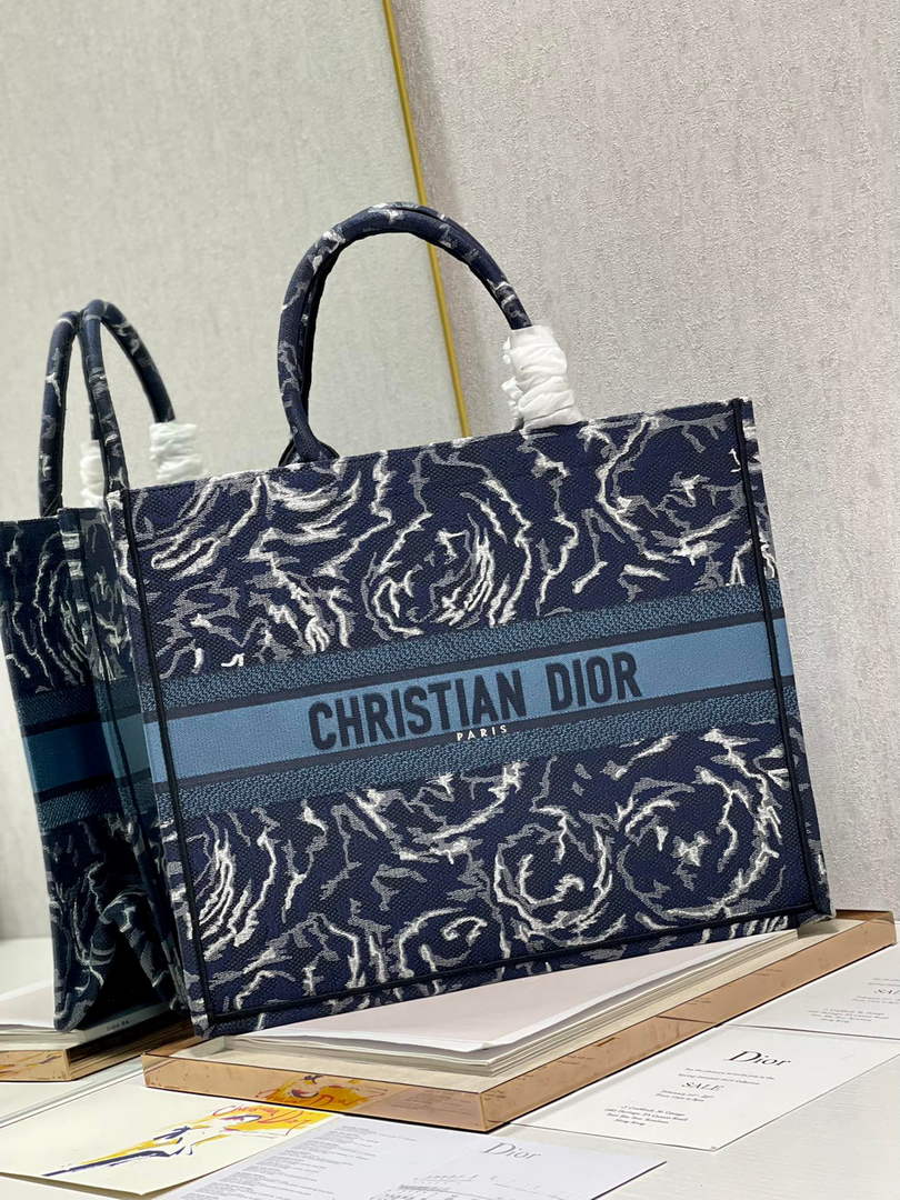 Dior M1286 Large Book Tote Blue Dior Roses embroidery