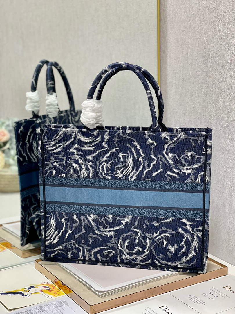 Dior M1286 Large Book Tote Blue Dior Roses embroidery