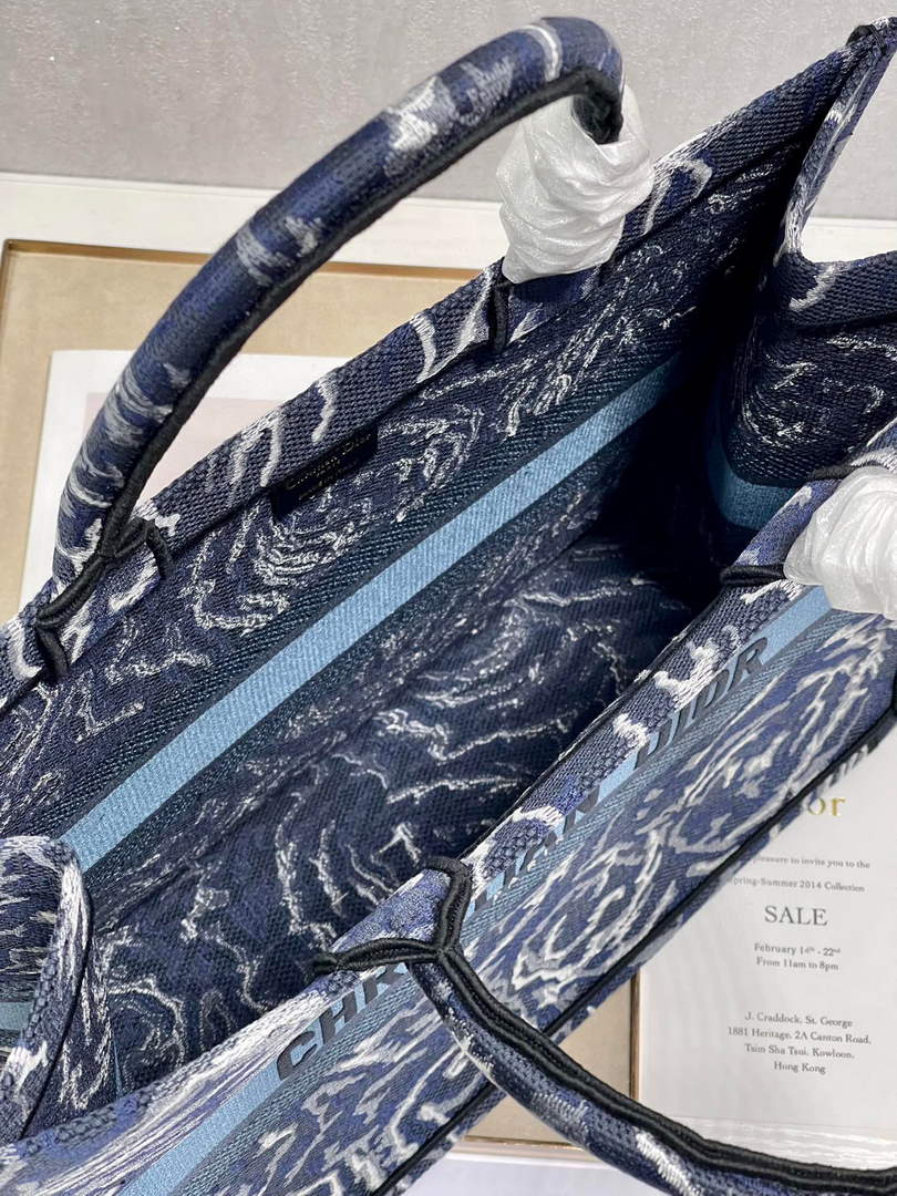 Dior M1286 Large Book Tote Blue Dior Roses embroidery