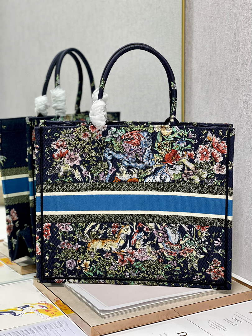 Dior M1286 Large Book Tote D-Constellation embroidery in shades of blue