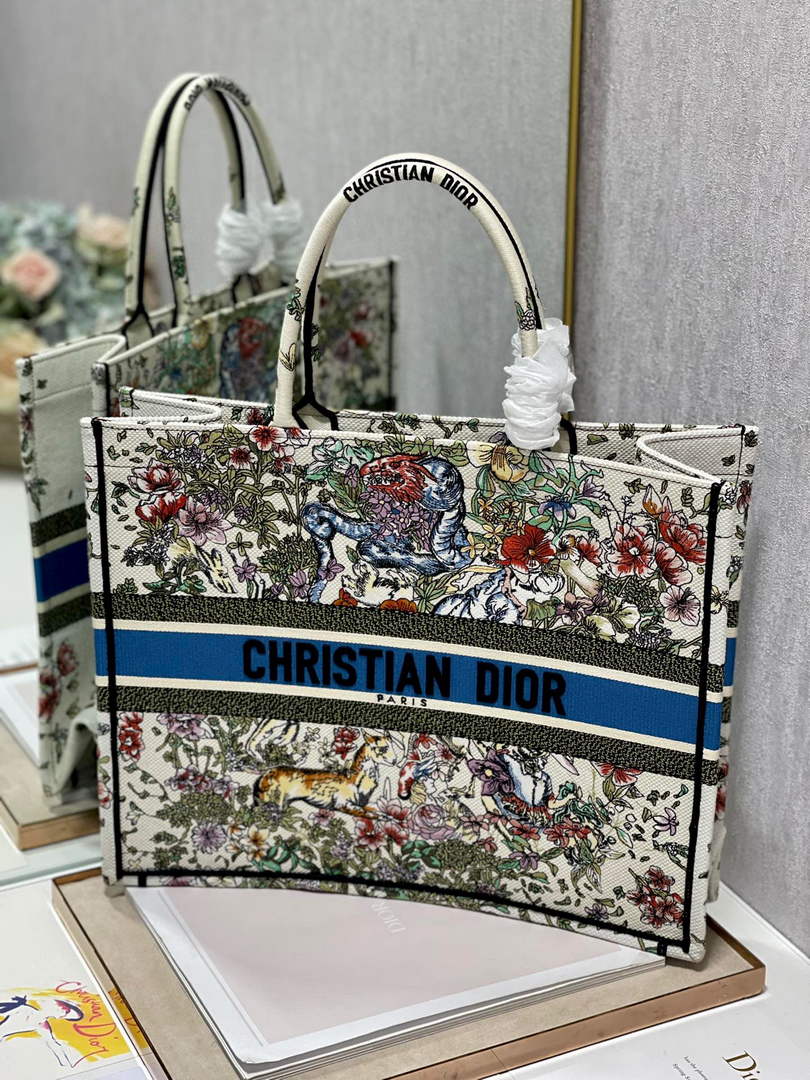 Dior M1286 Large Book Tote Latte D-Constellation Embroidery - Default Title - View 3
