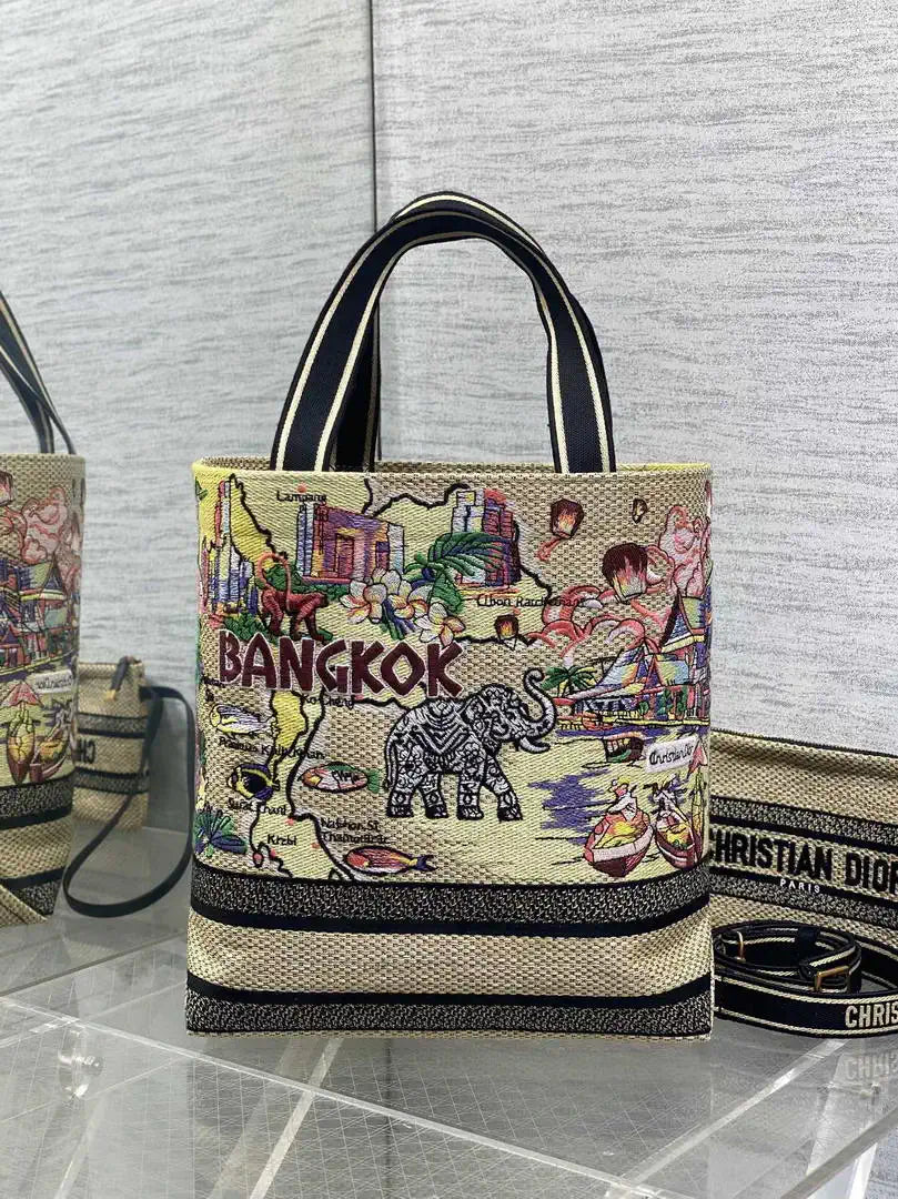 Dior M1288 Resort-style handbags Saint-Tropez M9302