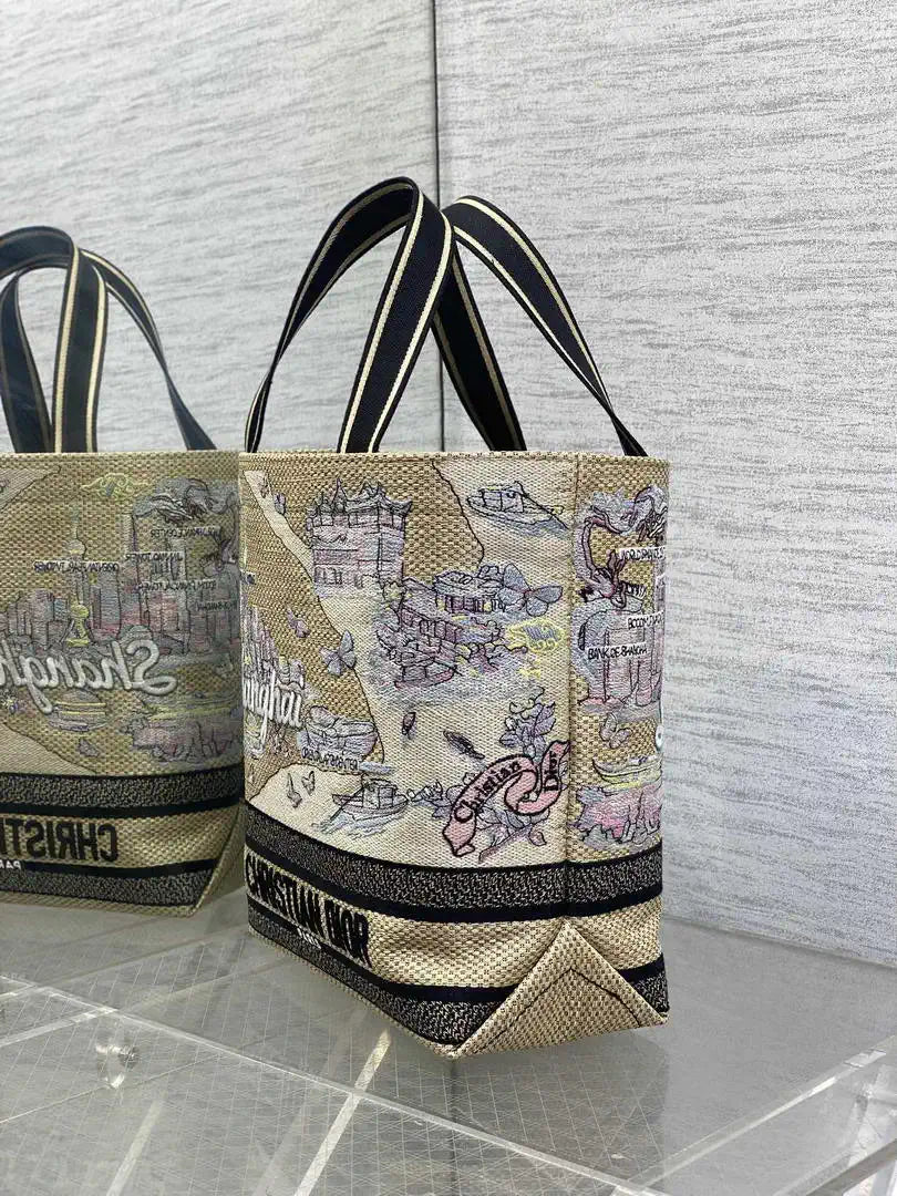 Dior M1288 Resort-style handbags Saint-Tropez M9303