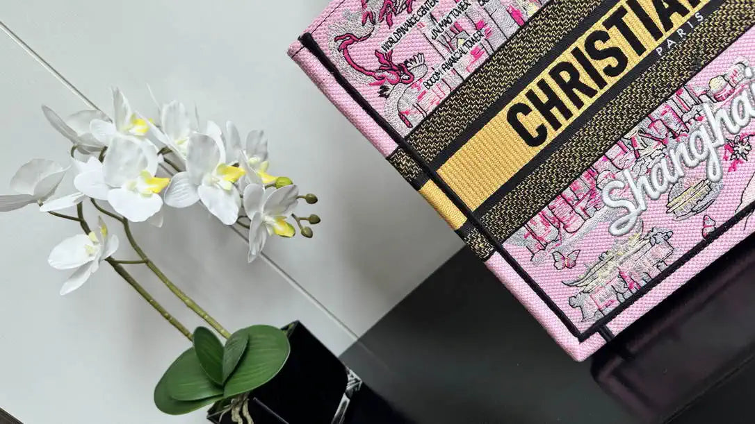 Dior M1296 Souvenir Medium Dior Book Tote Shanghai Bund embroidery pattern M9642
