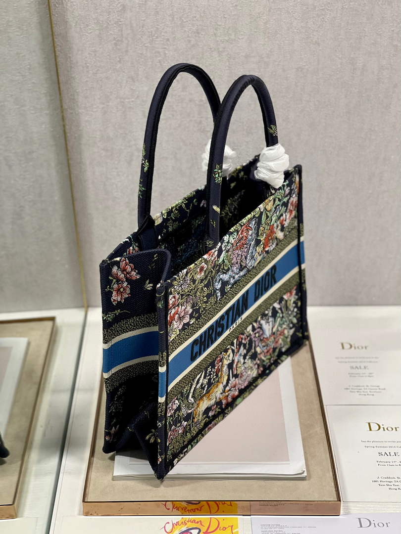 Dior M1296 Medium Book Tote D-Constellation embroidery in shades of blue