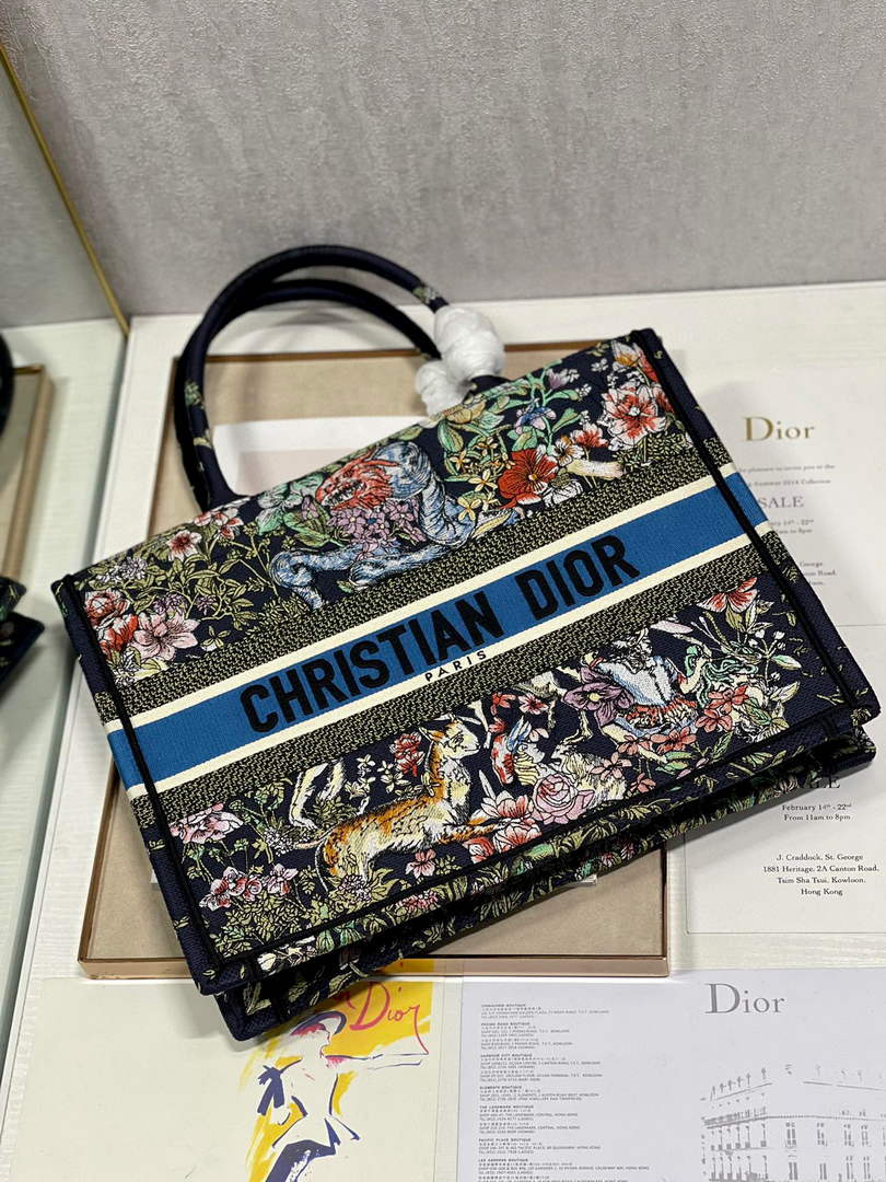 Dior M1296 Medium Book Tote D-Constellation embroidery in shades of blue