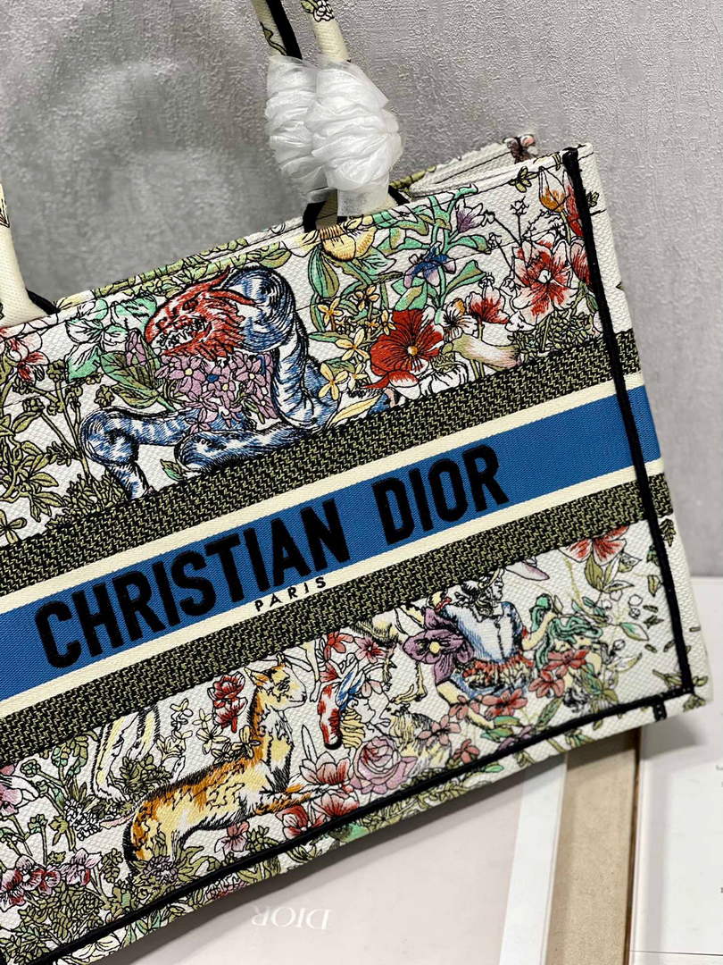 Dior M1296 Medium Book Tote Latte D-Constellation Embroidery Beige - Default Title - View 6