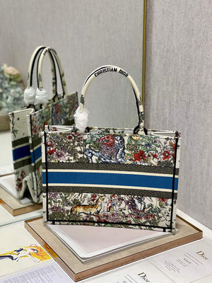 Dior M1296 Medium Book Tote Latte D-Constellation Embroidery Beige - Default Title - View 7