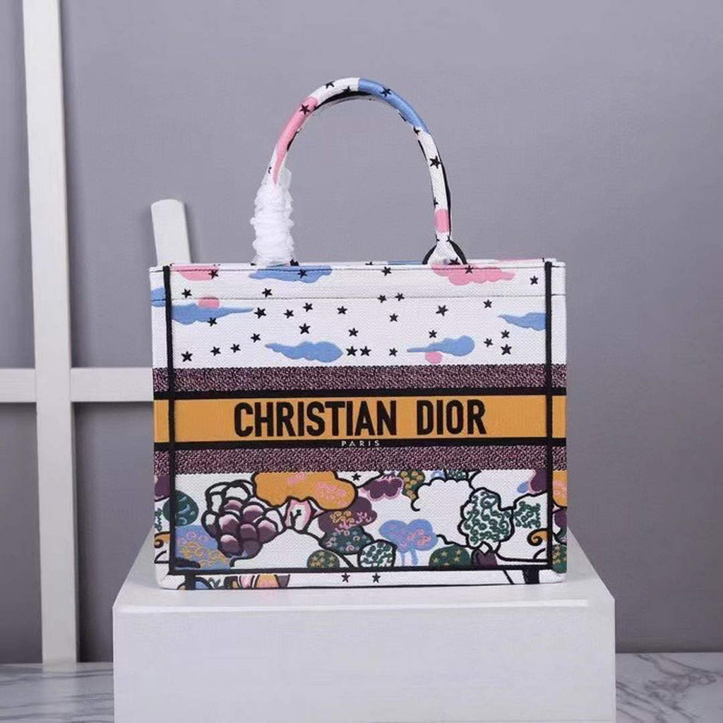 Dior Medium Book Tote Latte Dior Ciel de R¨ºve Embroidery M1296