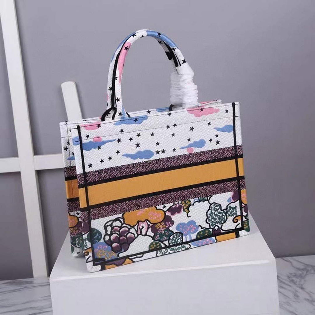 Dior Medium Book Tote Latte Dior Ciel de R¨ºve Embroidery M1296