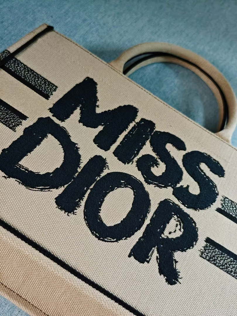 Dior M1296 Medium Dior Book Tote Beige and Black Miss Dior Graffiti Embroidery