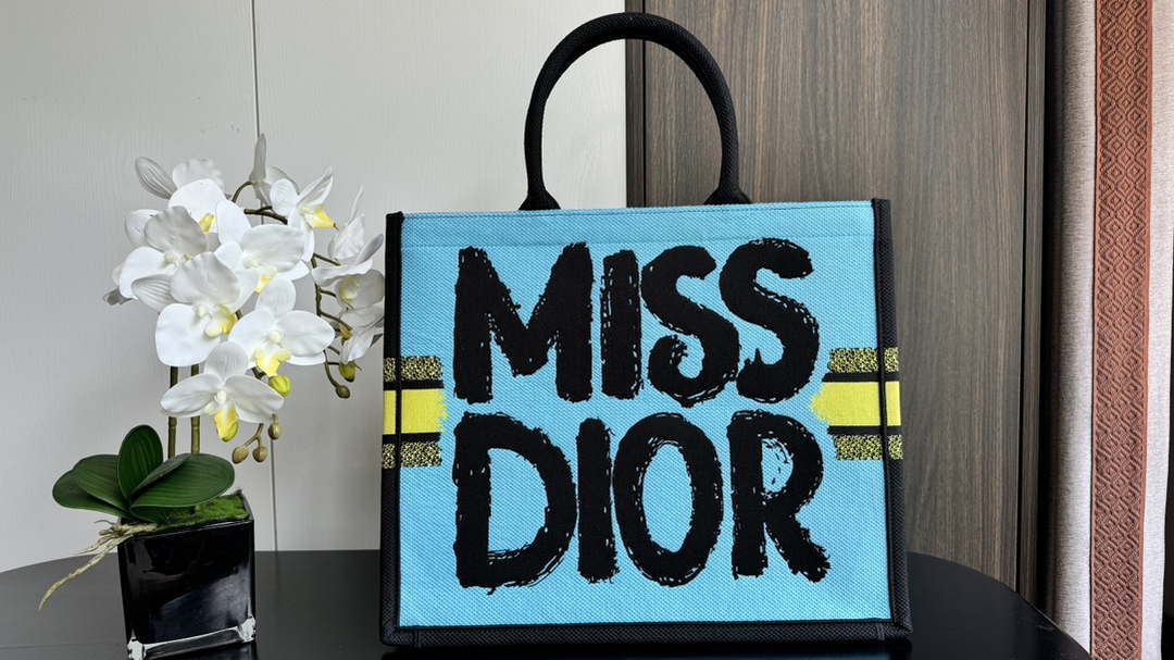 Dior M1296 Medium Dior Book Tote Two-Tone Green and Blue Miss Dior Graffiti