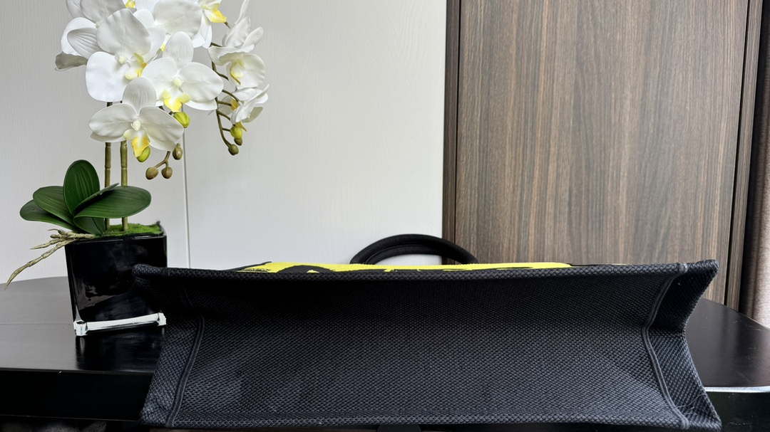 Dior M1296 Medium Dior Book Tote Two-Tone Green and Blue Miss Dior Graffiti