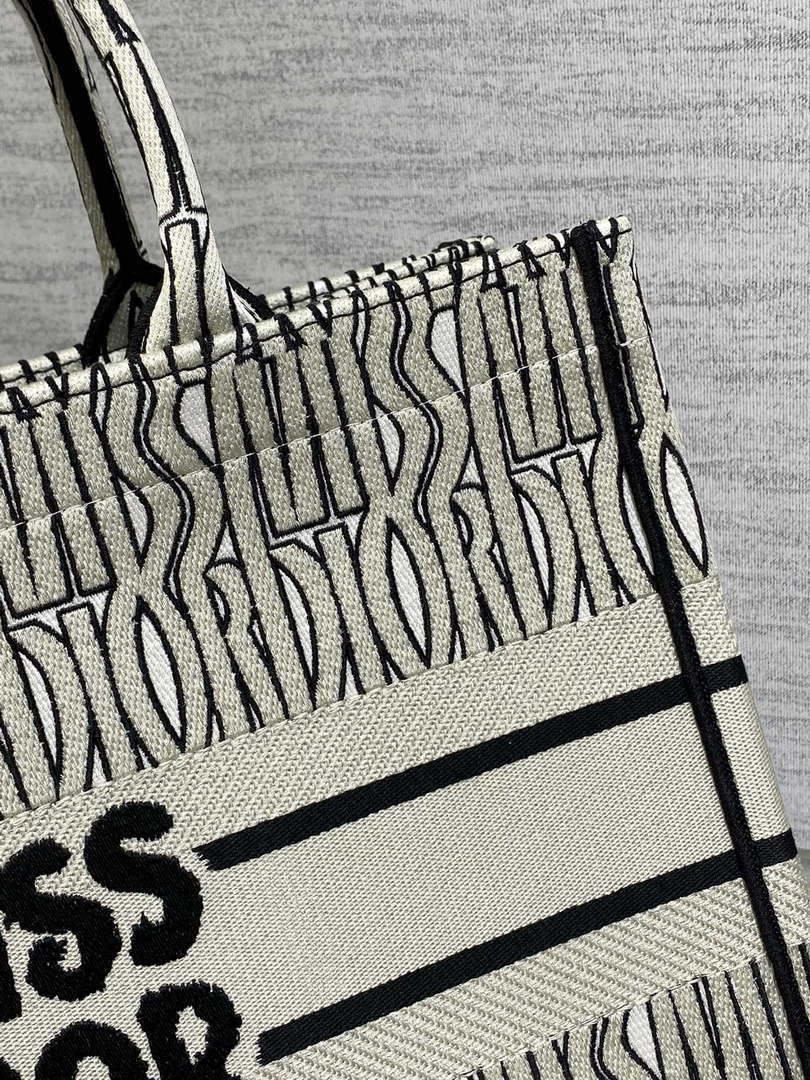 Dior M1296 Medium Dior Book Tote White and Black Miss Dior Allover Embroidery
