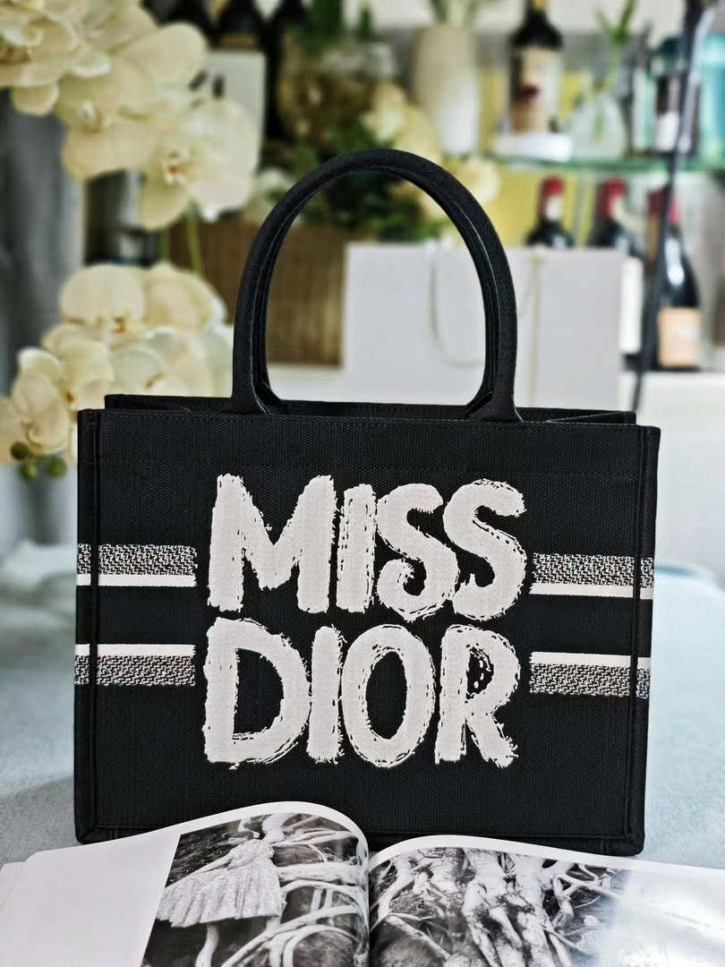Dior M1296 Medium Dior Book Tote White and Black Miss Dior Graffiti Embroidery