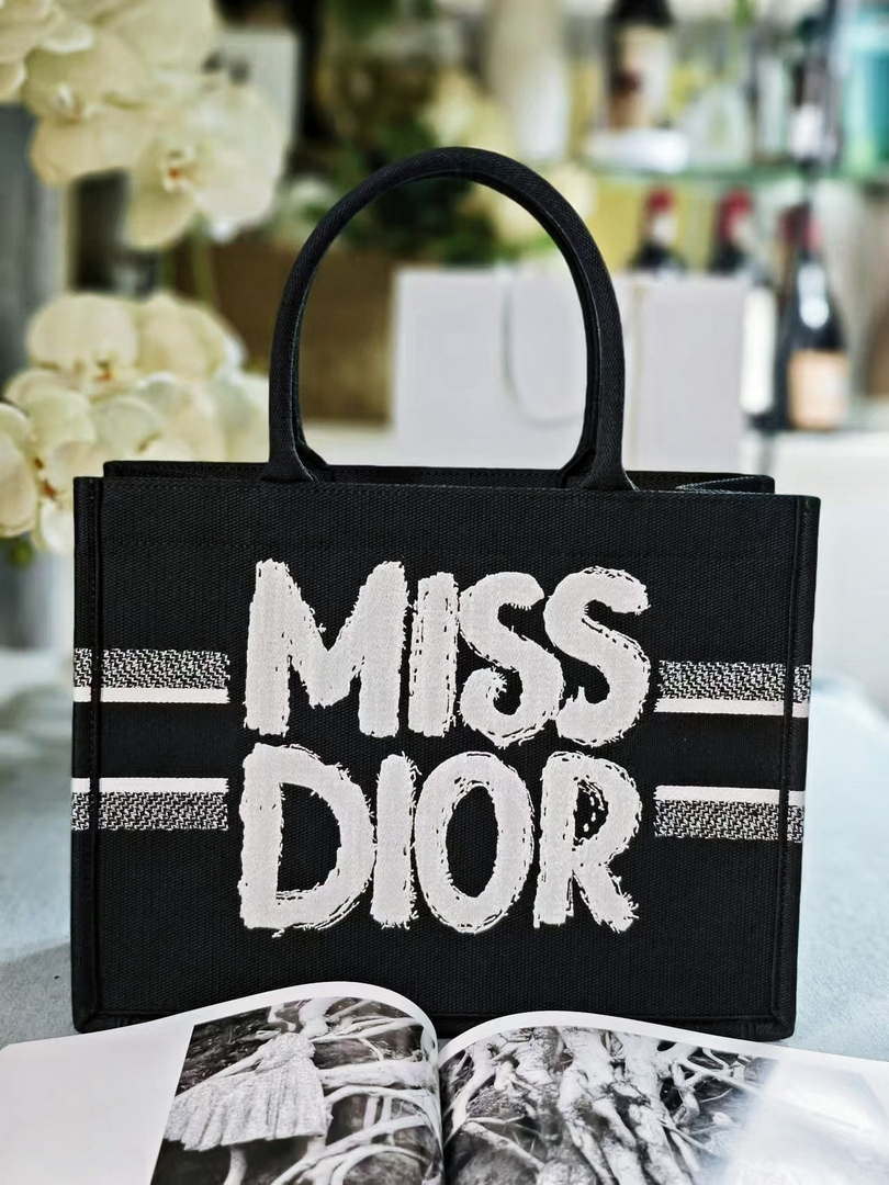 Dior M1296 Medium Dior Book Tote White and Black Miss Dior Graffiti Embroidery