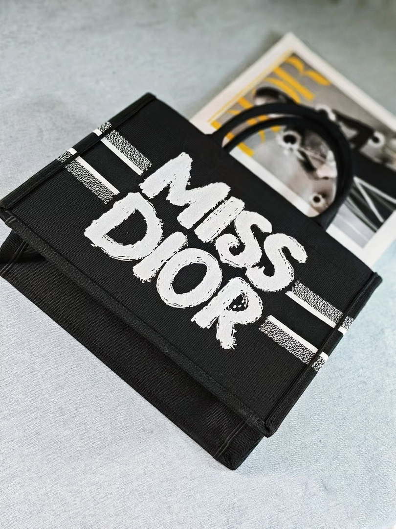 Dior M1296 Medium Dior Book Tote White and Black Miss Dior Graffiti Embroidery