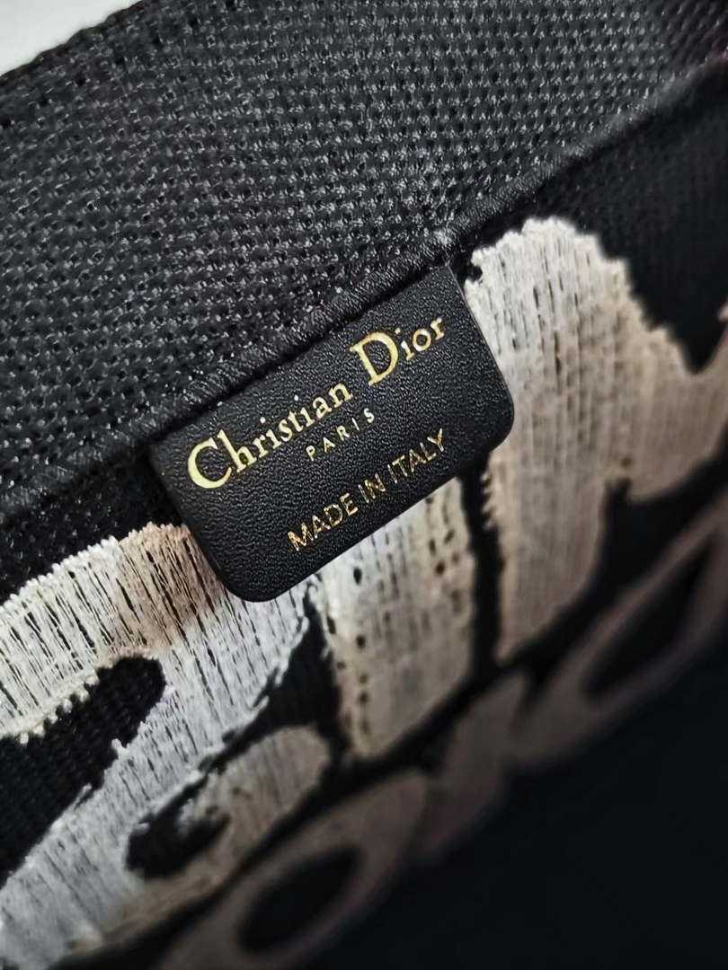 Dior M1296 Medium Dior Book Tote White and Black Miss Dior Graffiti Embroidery
