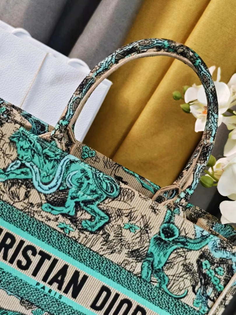 Dior M1296 Medium Dioriviera Book Tote Raffia Toile de Jouy Sauvage M0101