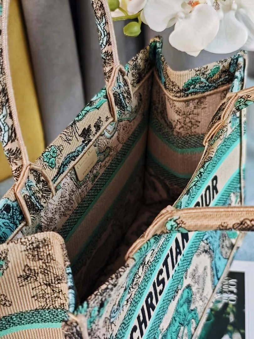 Dior M1296 Medium Dioriviera Book Tote Raffia Toile de Jouy Sauvage M0101