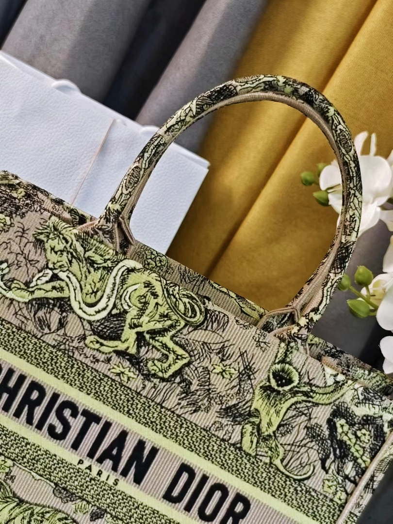 Dior M1296 Medium Dioriviera Book Tote Raffia Toile de Jouy Sauvage M0103