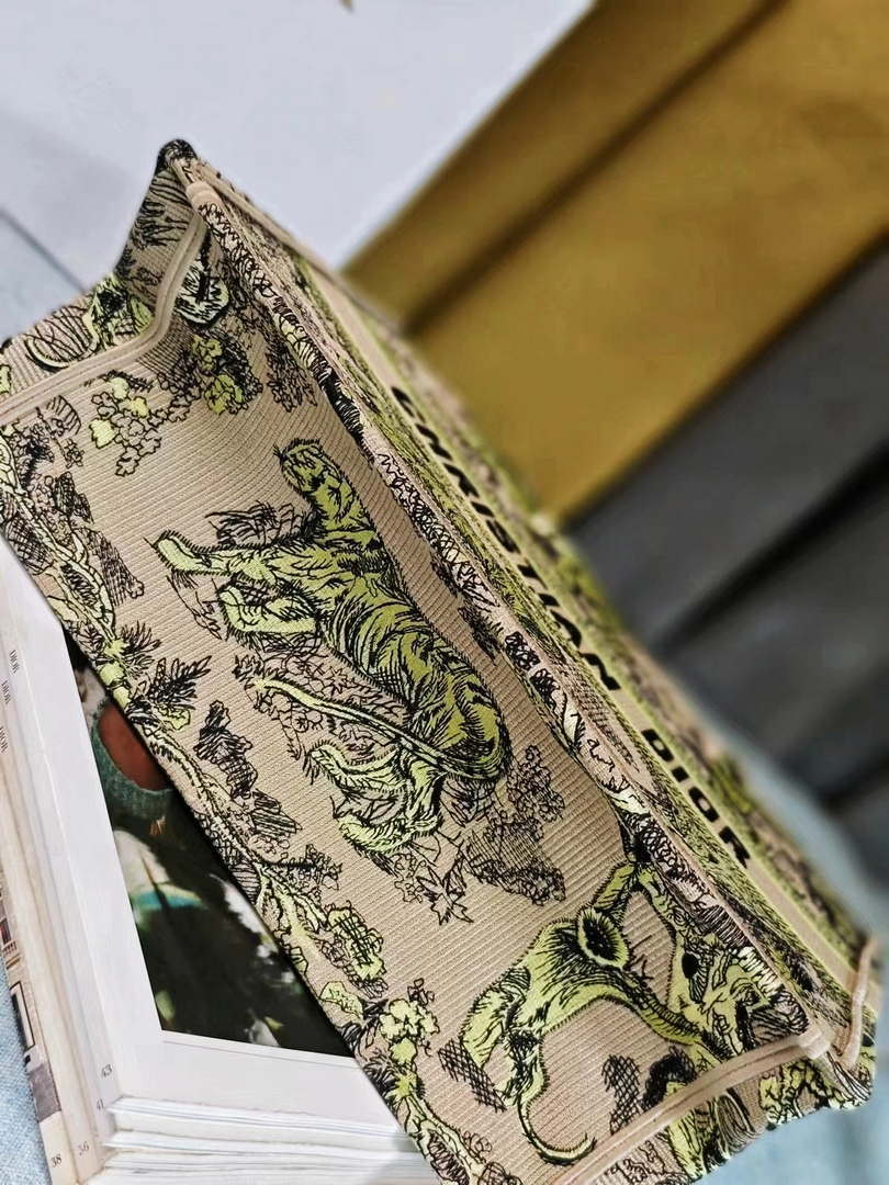 Dior M1296 Medium Dioriviera Book Tote Raffia Toile de Jouy Sauvage M0103
