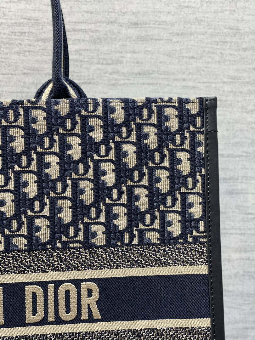 Dior M1323 Large Dior Book Tote Blue Dior Oblique Embroidery and Calfskin M2012