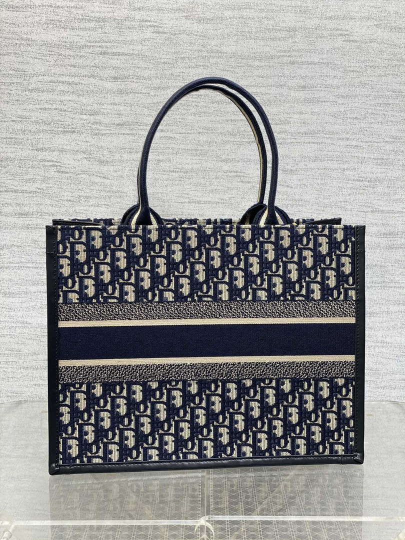 Dior M1324 Medium Dior Book Tote Blue Dior Oblique Embroidery and Calfskin M2010