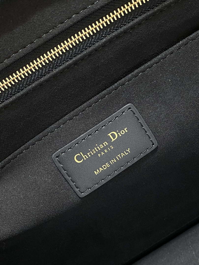 Dior M1324 Medium Dior Book Tote Blue Dior Oblique Embroidery and Calfskin M2010