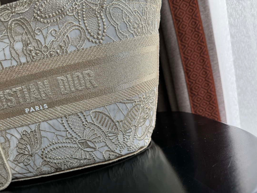 Dior M1328 Hat Basket Bag Beige D-Lace Butterfly Embroidery with Macram¨¦ Effec
