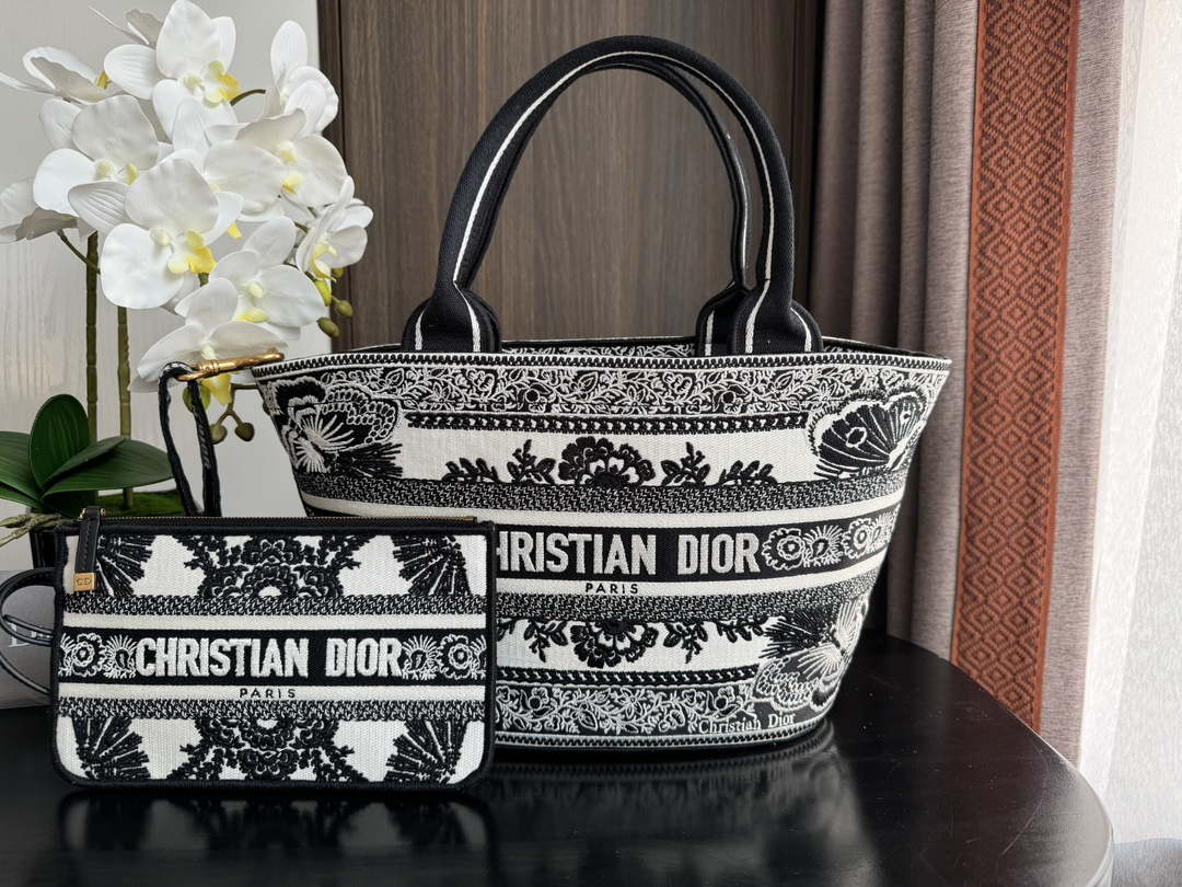 Dior M1328 Hat Basket Bag Black Le Coeur des Papillons Embroider - Default Title - View 1